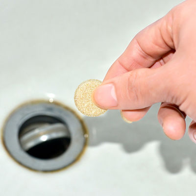 Detergente sólido armazenado A solução definitiva para a remoção de manchas de óleo e limpeza de esgotos